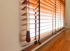 10 Child Safety Tips: Securing Blinds with Clips